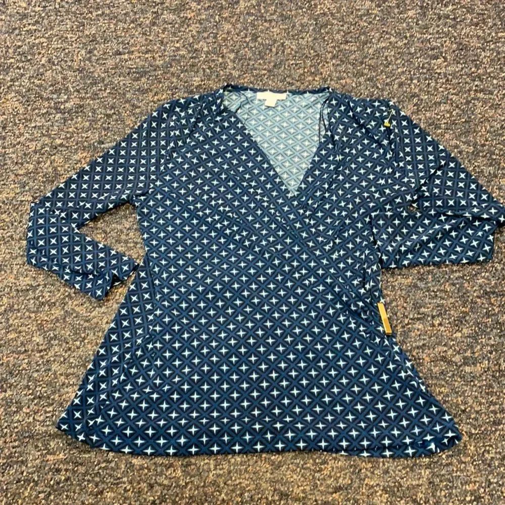 Charter Club Petite Wrap Top sz. Medium petite